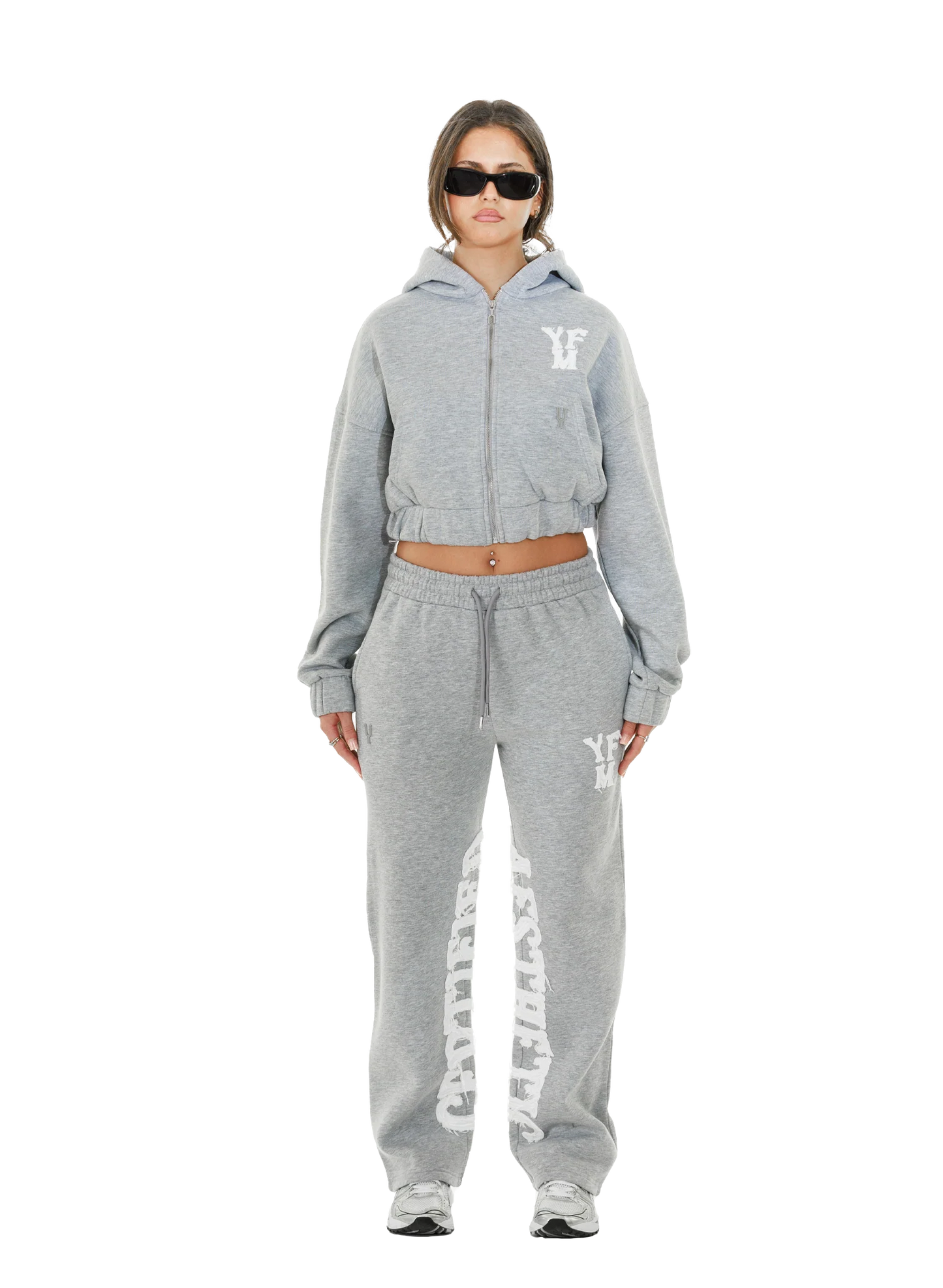 Conjunto Deportivo Gris Crop – Estilo Urbano con Actitud