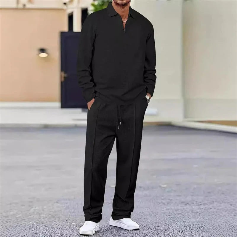 Conjunto para hombre compuesto por sudadera con tejido de punto gofrado y pantalón de pierna recta.