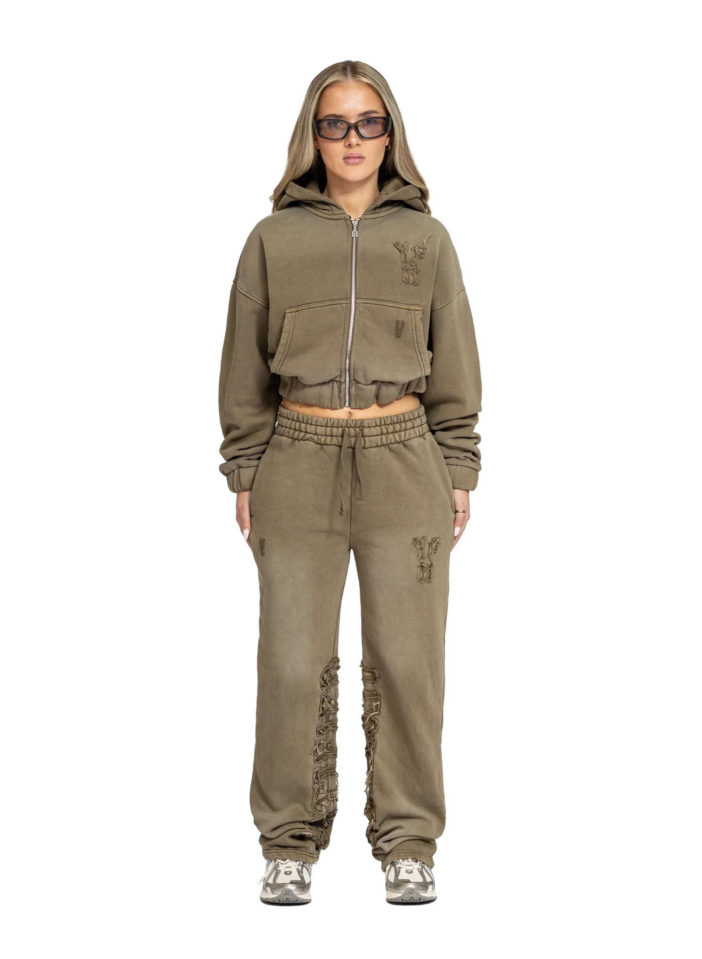 Conjunto Deportivo Gris Crop – Estilo Urbano con Actitud