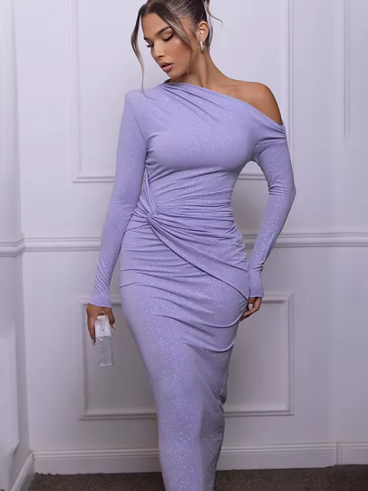 Marina | Vestido largo brillante con un corte elegante